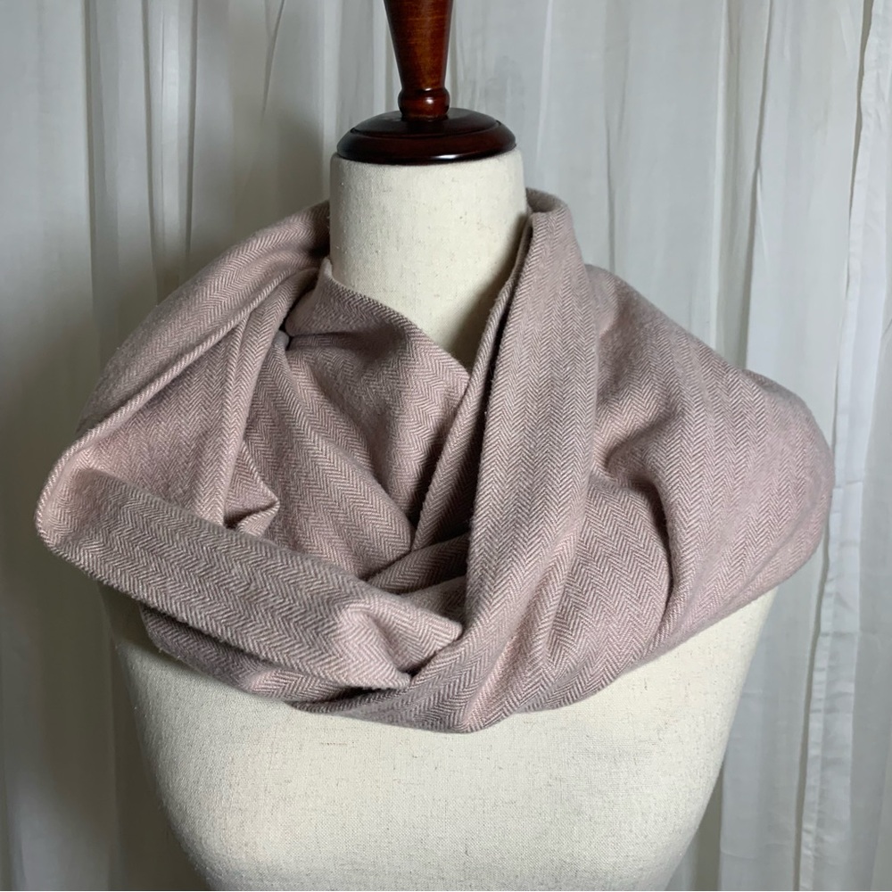V. Marie Clothing Co. Herringbone Infinity Scarf Pale Pink‎ Ivory